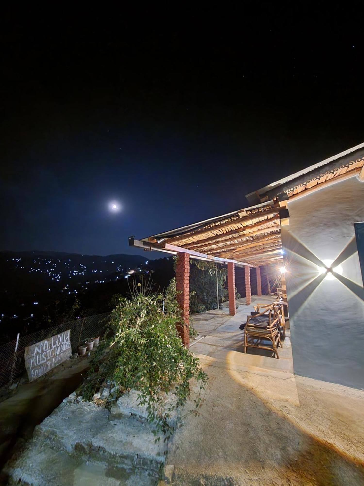 Zenoaks Homestay Almora Exteriör bild