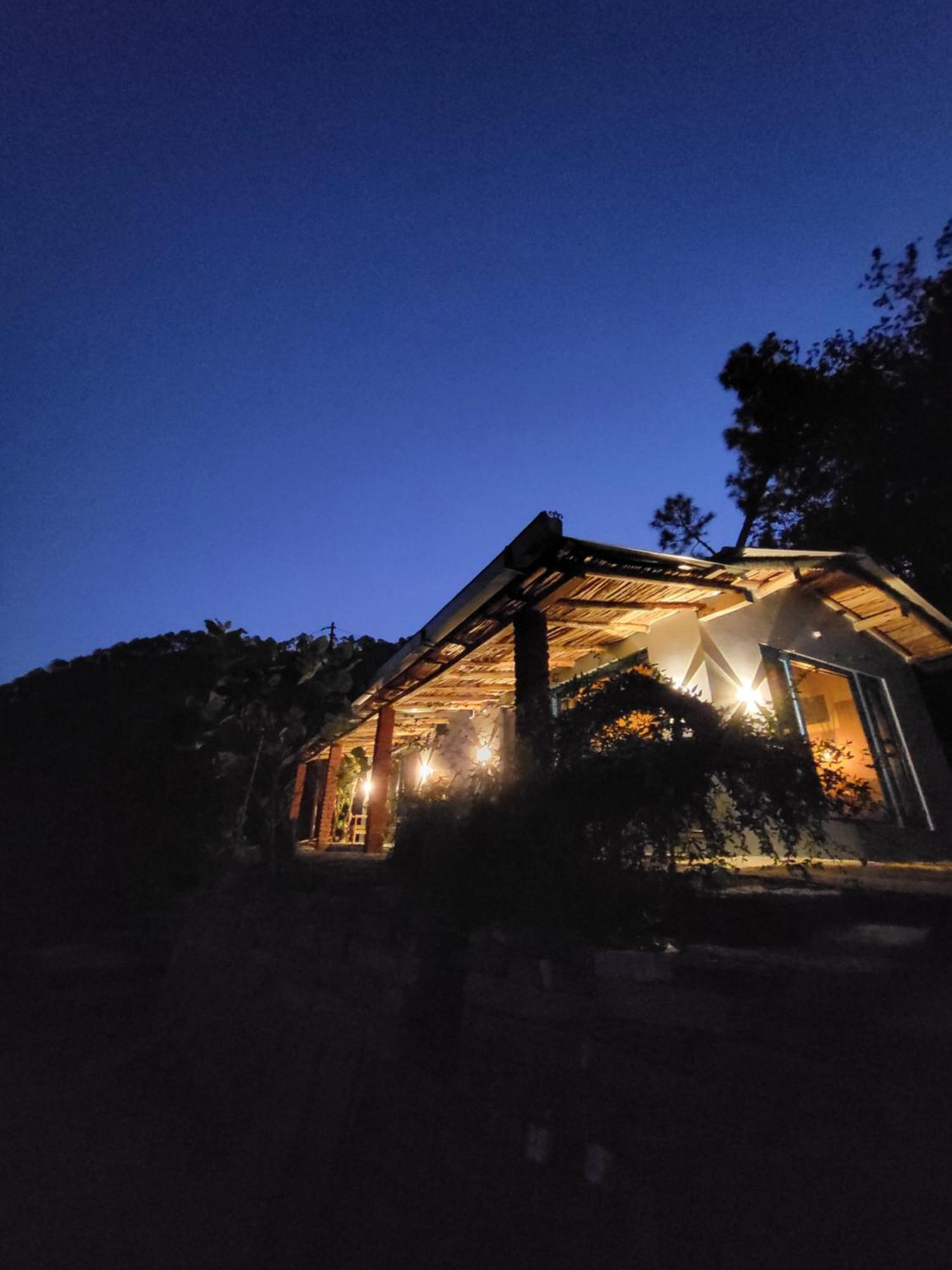 Zenoaks Homestay Almora Exteriör bild